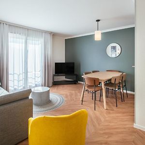 Appartement à 2 Chambres à Coucher